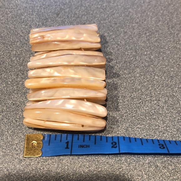 Shell Bracelet - Picture 3 of 6